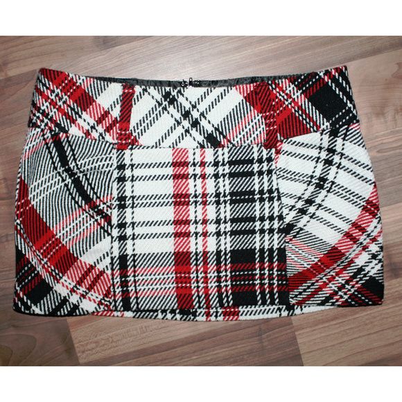 Charlotte Russe Dresses & Skirts - Retro plaid mini skirt || Charlotte Russe